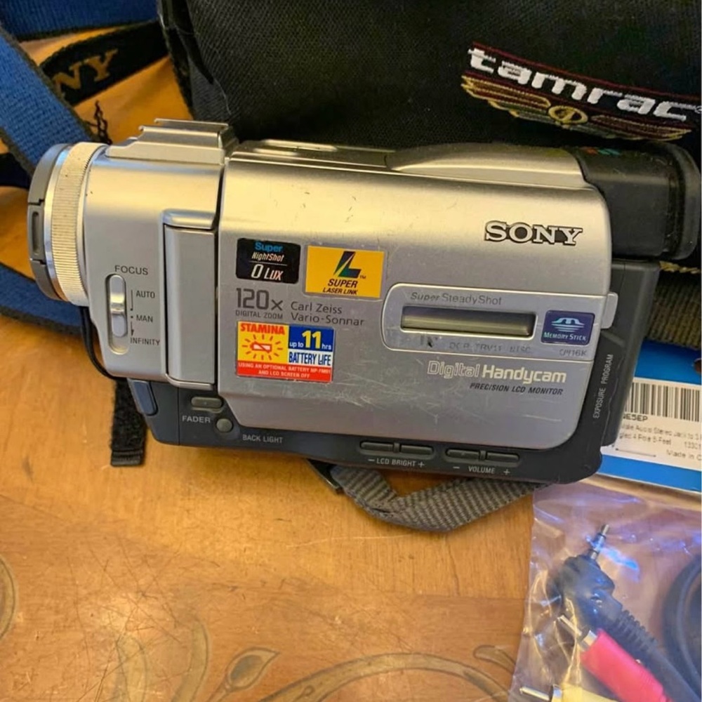 Sony HandyCam TRV11